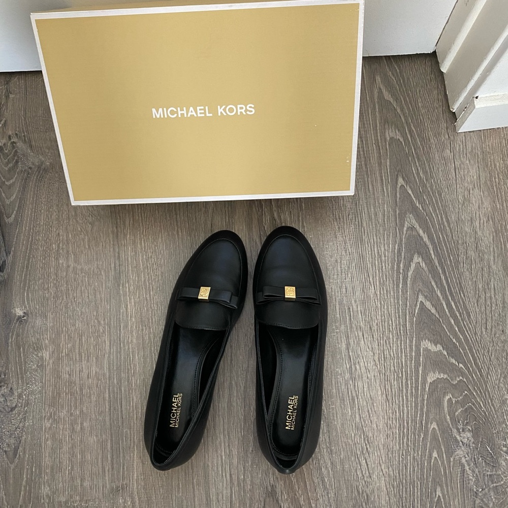 Michael Kors Sibyl Flat